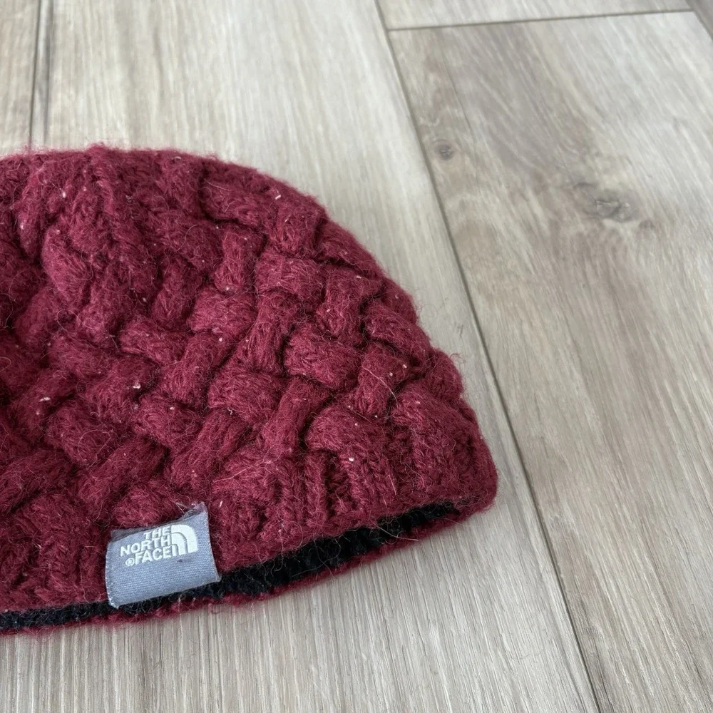 North Face One Size Red Wool Blend Knit Beanie‎
